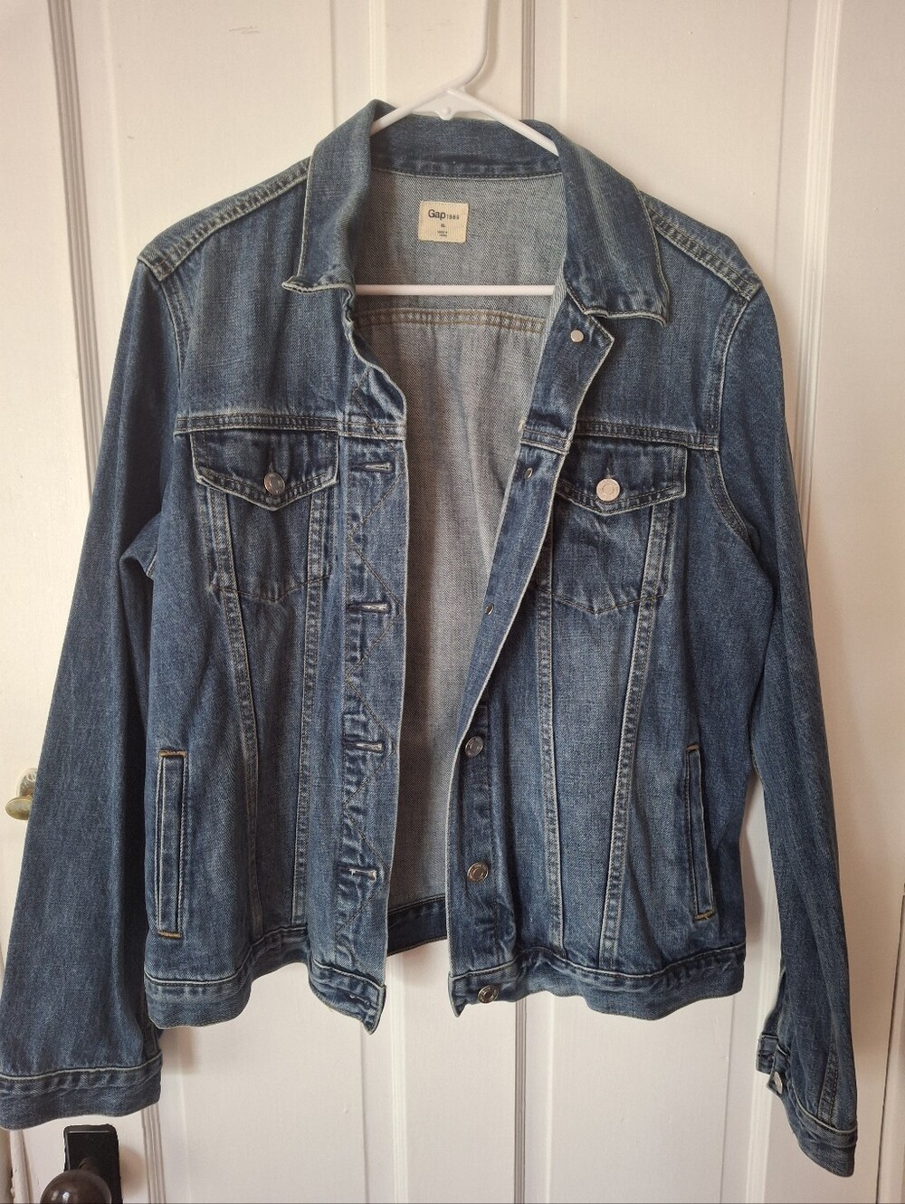 GAP Medium Wash Denim Jacket in Blue XL